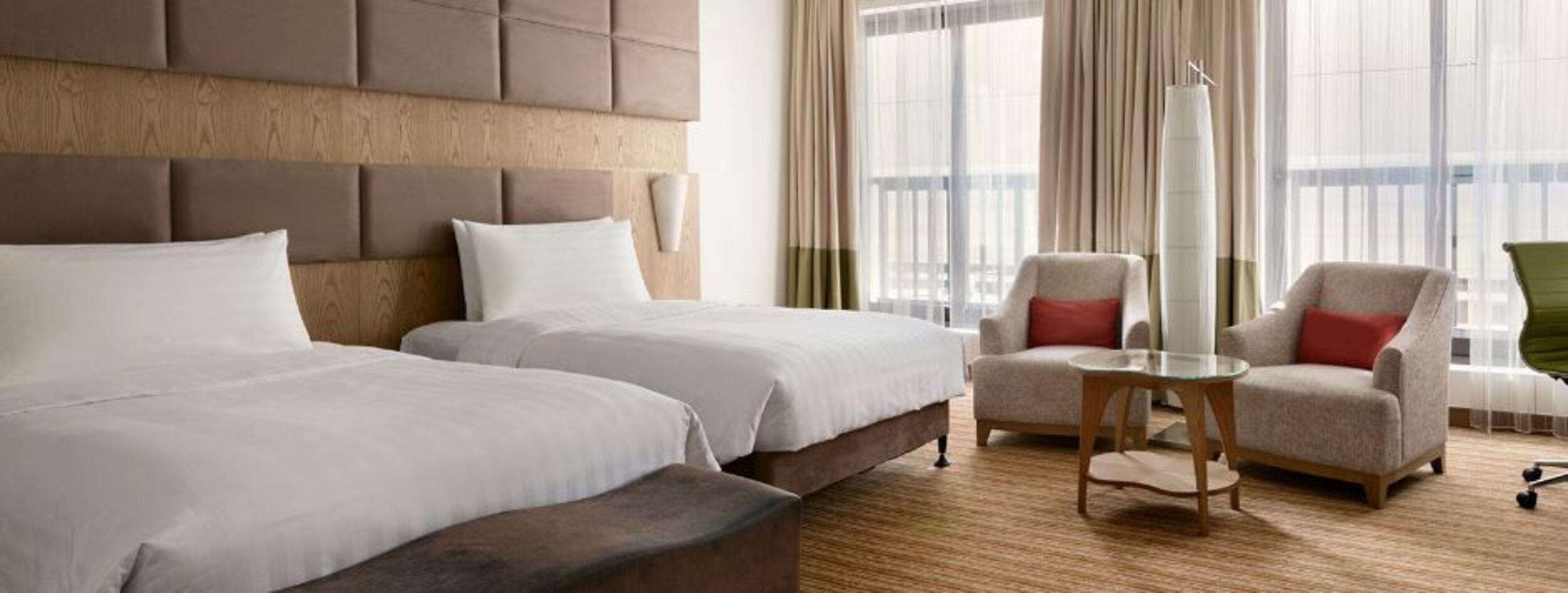 Traders Hotel, Hotel 4*